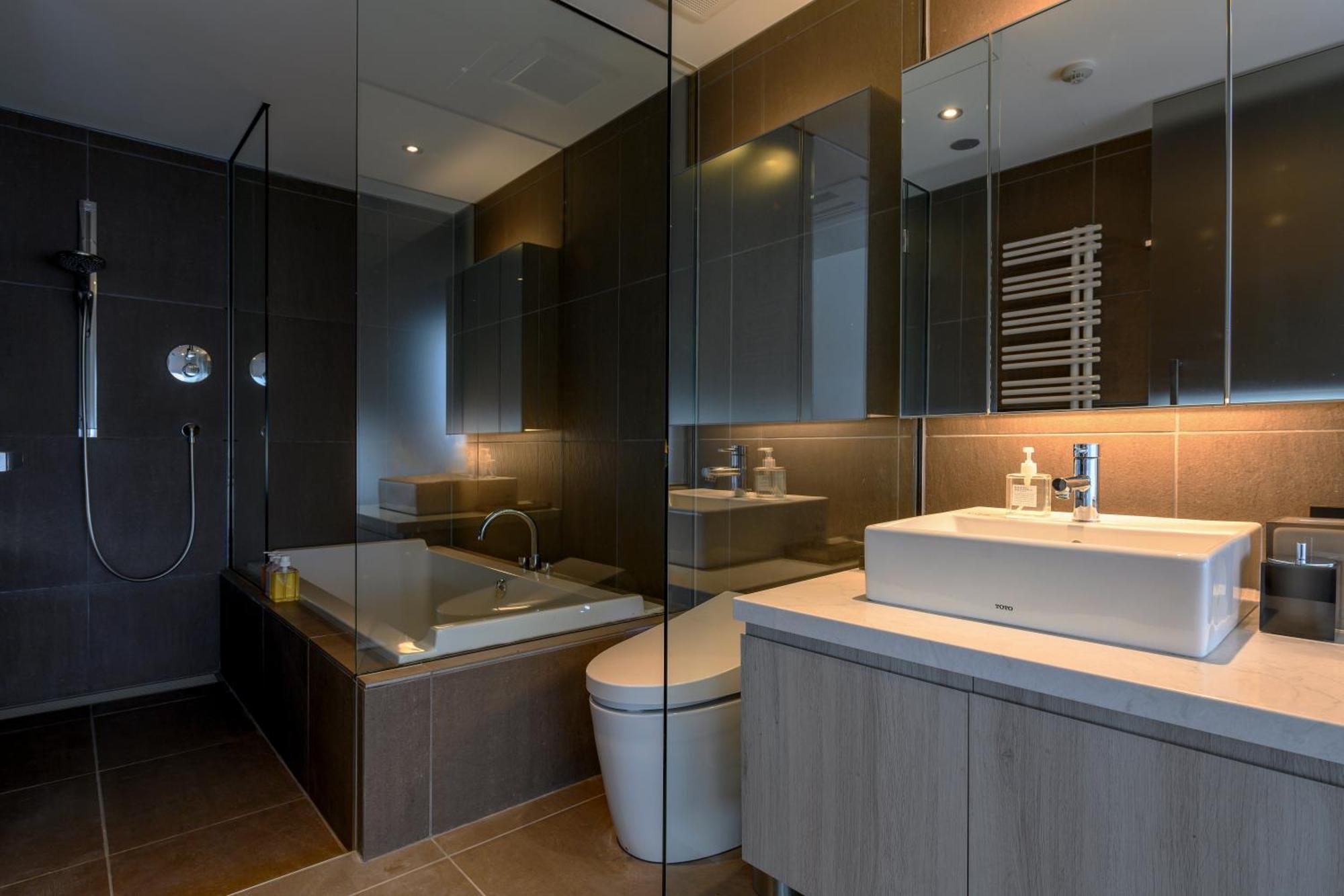 Hinzan Aparthotel Кучан Екстериор снимка