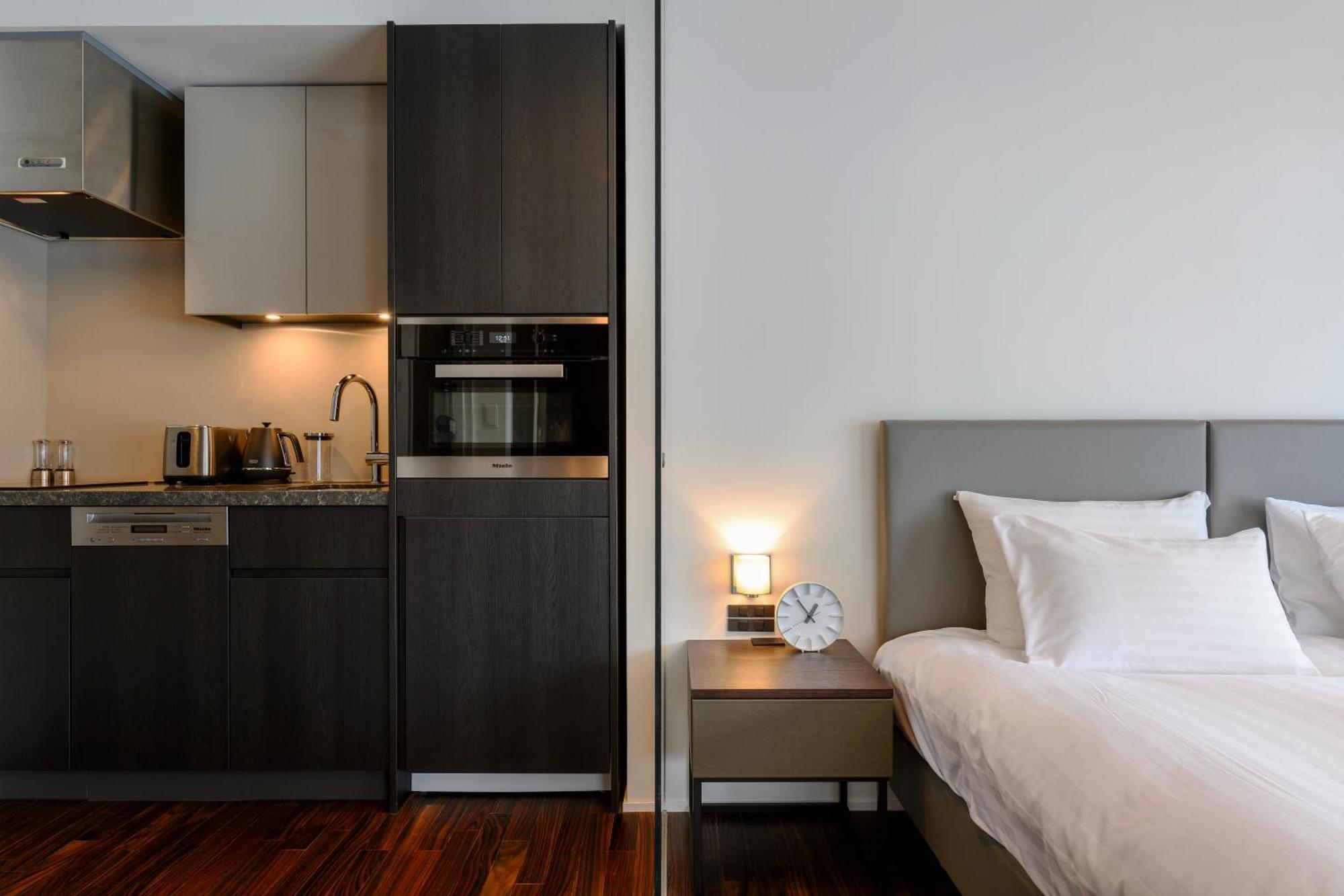 Hinzan Aparthotel Кучан Екстериор снимка