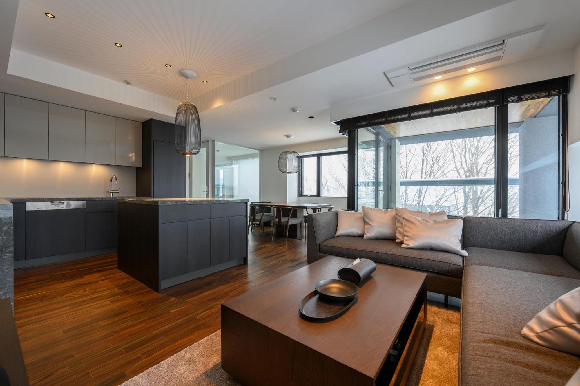 Hinzan Aparthotel Кучан Екстериор снимка