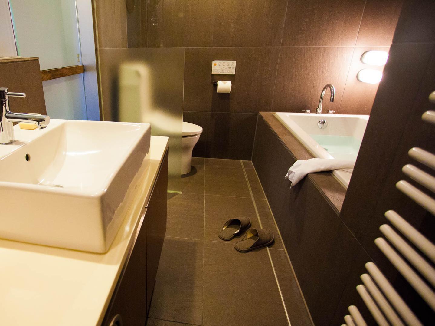 Hinzan Aparthotel Кучан Екстериор снимка